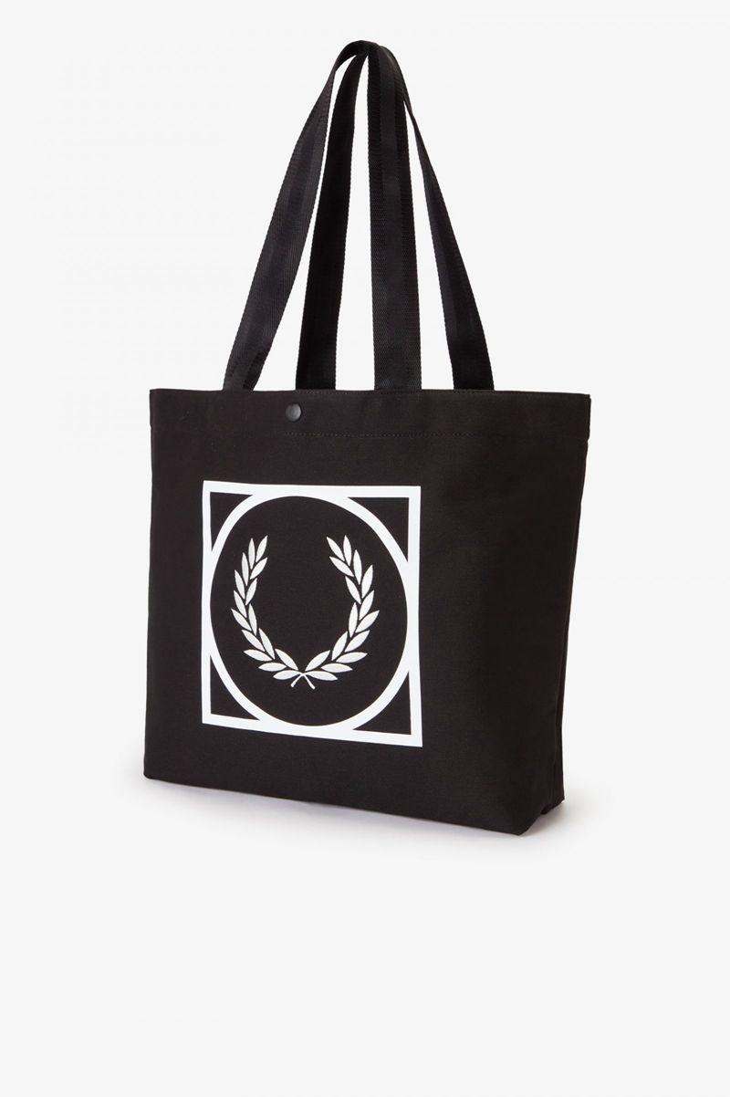 Black Fred Perry Graphic Print Tote Men's Bags | PH 1045AHKP